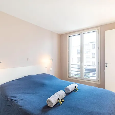 Guestready - Colourful Getaway Near Eiffel Tower דירה פריז